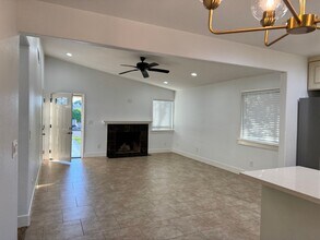 208 Holly St in Vallejo, CA - Building Photo - Building Photo