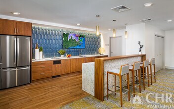 101 Asheville Rd in Brookline, MA - Foto de edificio - Building Photo