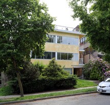 2366 York Ave in Vancouver, BC - Building Photo