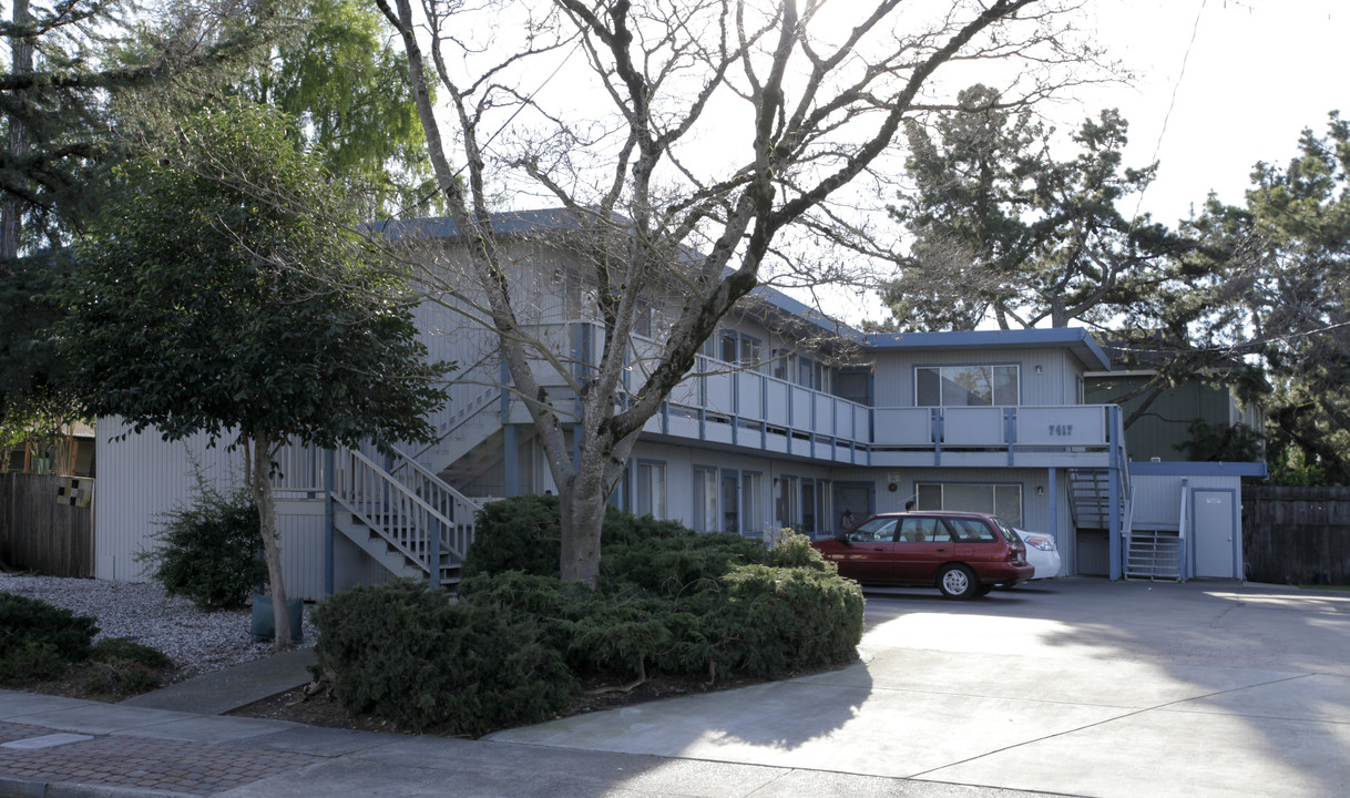 Early Bird Apartments in Rohnert Park, CA - Building Photo