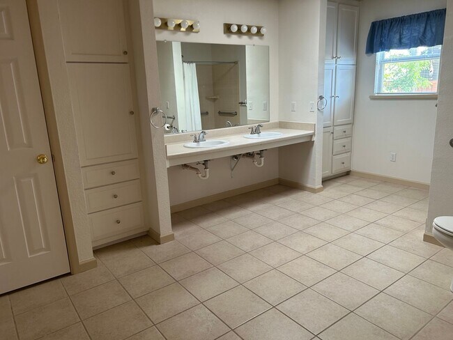 4311 62nd St in Lubbock, TX - Foto de edificio - Building Photo
