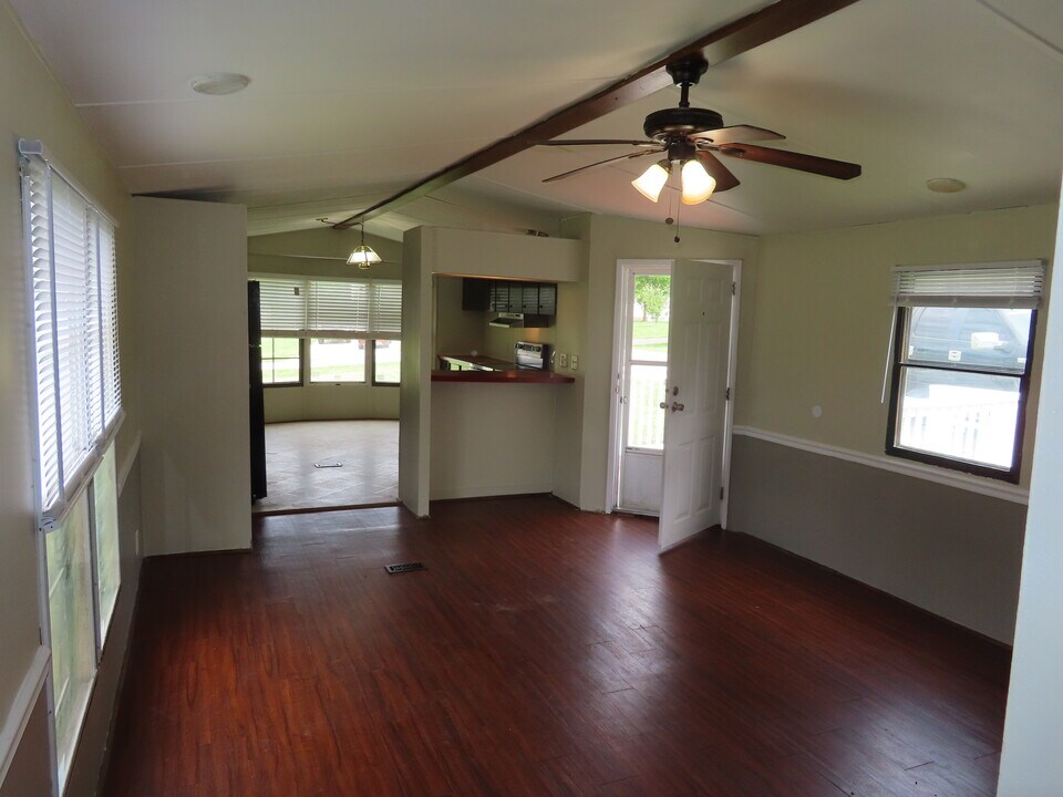 125 Oklahoma Ave in Oak Grove, KY - Building Photo