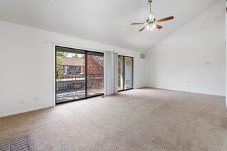 Meadows II Apartment Homes in Reno, NV - Foto de edificio - Interior Photo