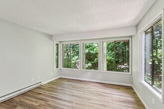 Oakbrook Apartments in Vancouver, WA - Building Photo - Building Photo