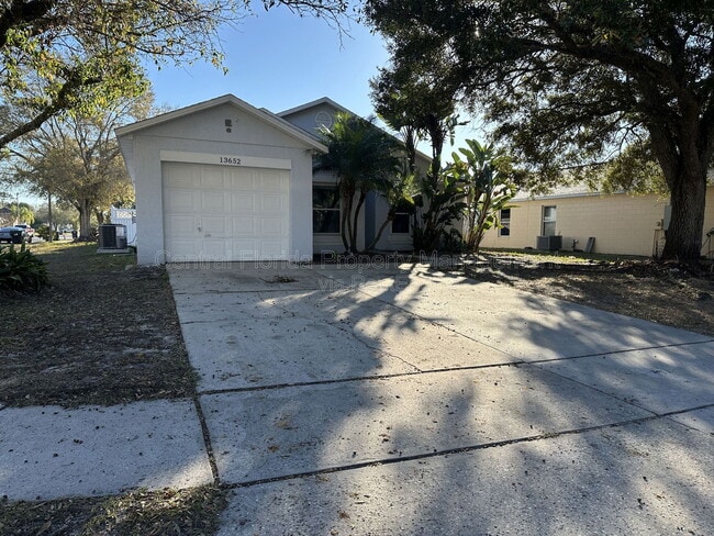 property at 13652 Glasser Ave