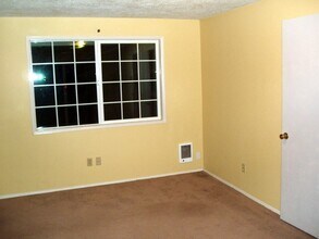 7720 SW Stewart St in Portland, OR - Building Photo - Building Photo