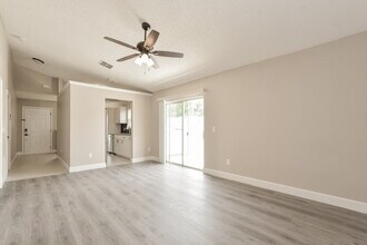 1825 Lacy Ln in Sanford, FL - Building Photo - Building Photo
