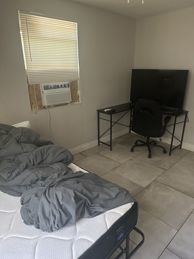 1245 W 30th St, Unit 4 in Jacksonville, FL - Building Photo - Building Photo