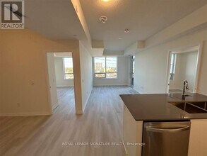 3270 Sheppard Ave E in Toronto, ON - Building Photo - Building Photo