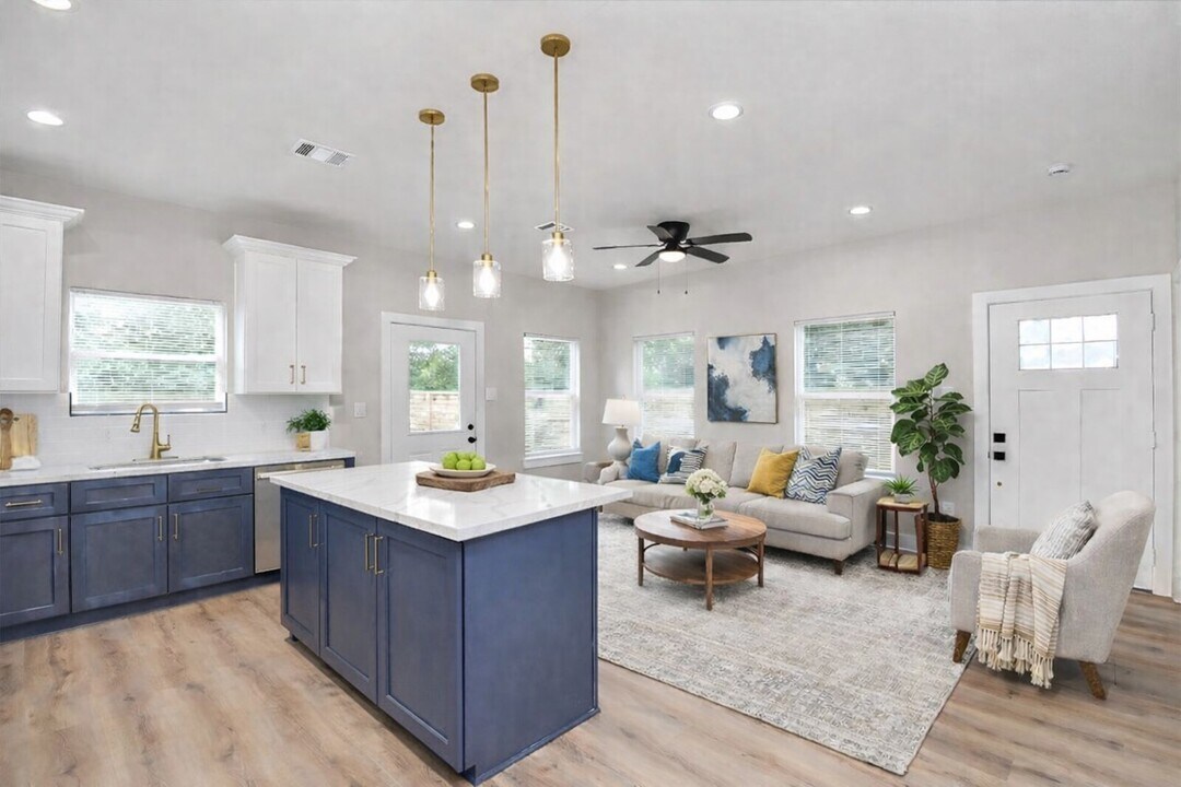 4713 Talina Way in Houston, TX - Building Photo