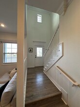 571 N Rupple Rd in Fayetteville, AR - Foto de edificio - Building Photo