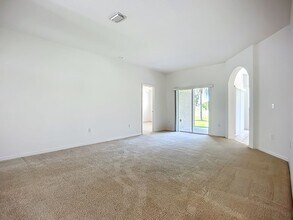 11001 Hoffner Edge Dr in Riverview, FL - Building Photo - Building Photo