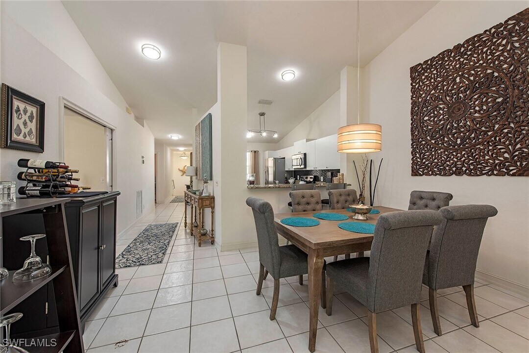 640 Luisa Ln in Naples, FL - Foto de edificio