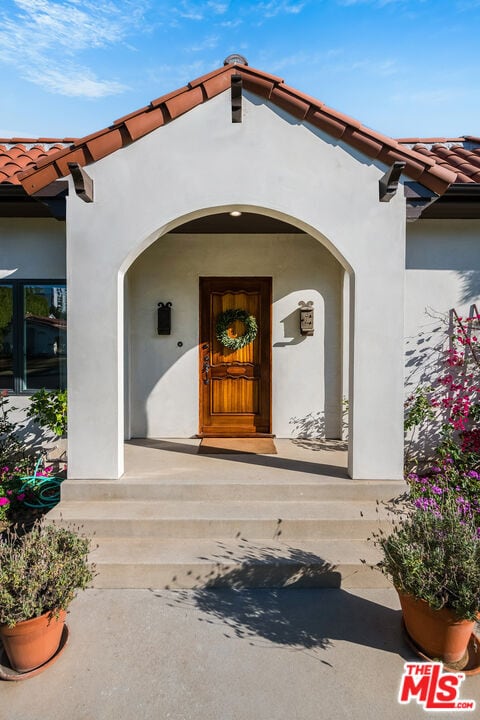 10728 Rochester Ave in Los Angeles, CA - Building Photo - Building Photo