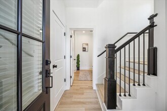 1717 W 23rd St in Houston, TX - Foto de edificio - Building Photo