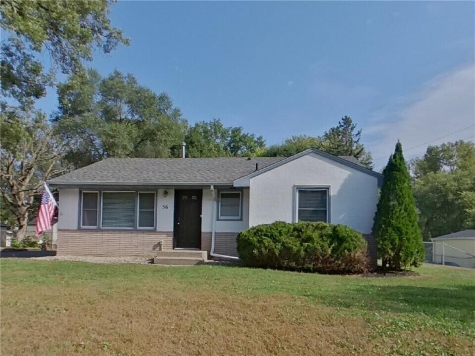 56 West Rd in Circle Pines, MN - Foto de edificio