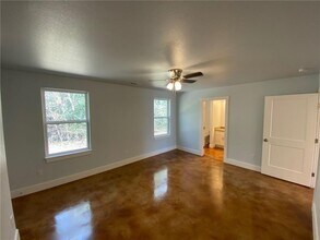 304 Pendergrass St in Smithville, TX - Building Photo - Building Photo