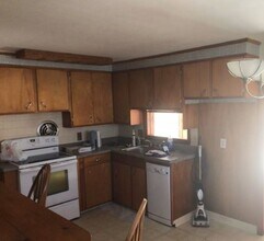 175 Crescent St, Unit c in Shrewsbury, MA - Building Photo - Building Photo