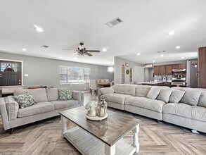 7422 Nodding Pines Ln in Houston, TX - Building Photo - Building Photo