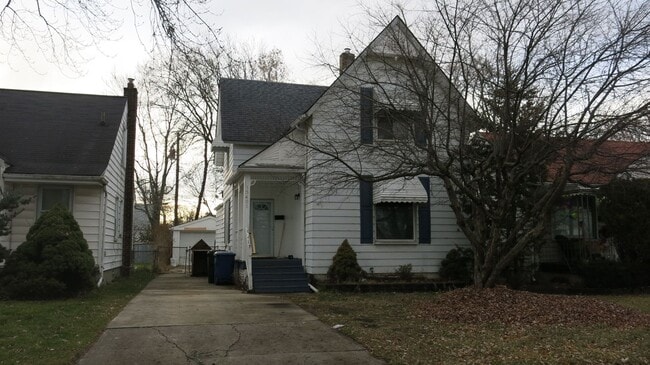 property at 15401 Centralia