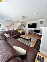 153 D St in Boston, MA - Foto de edificio - Building Photo