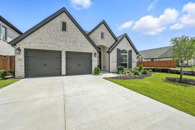 property at 1101 Briar Oak Ln
