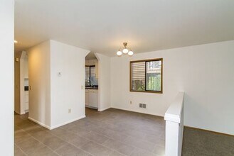 9721 20th Ave NE in Seattle, WA - Building Photo - Building Photo