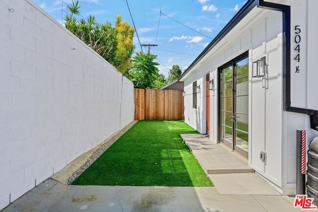 5044 1/2 Hartwick St in Los Angeles, CA - Building Photo - Building Photo