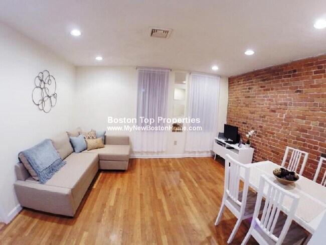 65 Hemenway St, Unit 8 in Boston, MA - Building Photo - Building Photo