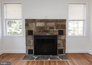 3263 St Johns Ln in Ellicott City, MD - Building Photo - Building Photo