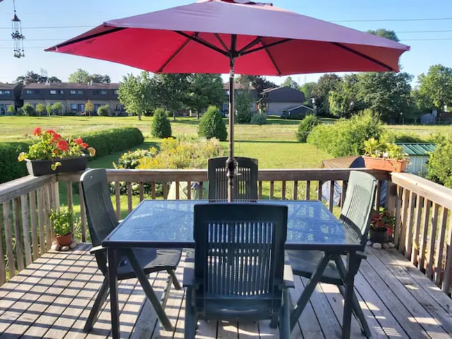 10 Charing Rd in Ottawa, ON - Building Photo - Building Photo