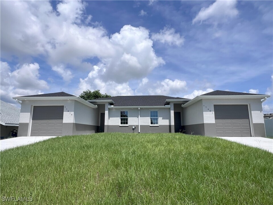 17419 Ellie Dr in Ft. Myers, FL - Building Photo