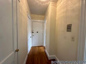 1152 Commonwealth Ave, Unit 28 in Boston, MA - Foto de edificio - Building Photo