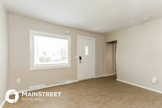 5618 Davis Dr in Mentor On The Lake, OH - Building Photo - Building Photo