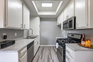 Rollingwood in West Covina, CA - Building Photo