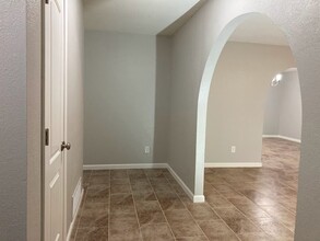 2113 P R Lyons Ave in Clovis, NM - Building Photo - Building Photo