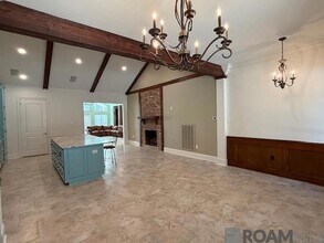 17448 George Oneal Rd in Baton Rouge, LA - Building Photo - Building Photo