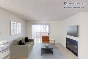 400 Appian Way in Pomona, CA - Building Photo