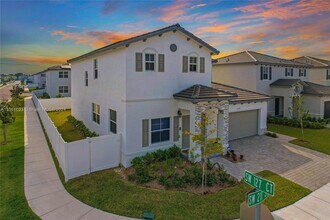 12729 SW 211th St, Unit 1 in Miami, FL - Building Photo - Building Photo