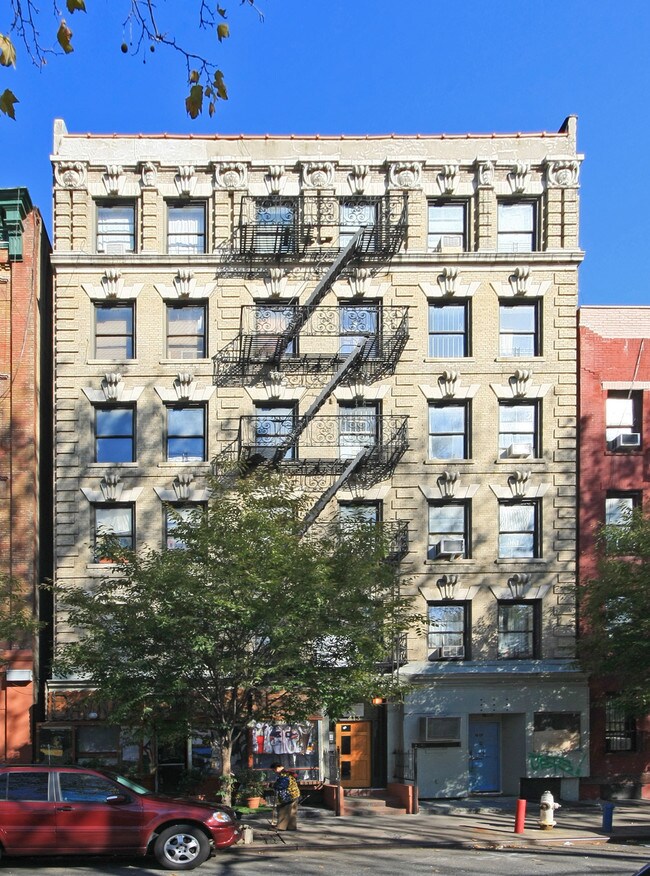 413-415 E 114th St in New York, NY - Foto de edificio - Building Photo