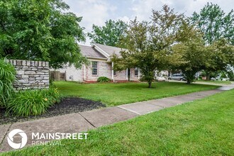 9901 Lancewood Rd in Louisville, KY - Building Photo - Building Photo