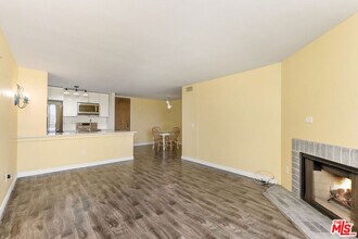 4275 Vía Arbolada-Unit -211 in Los Angeles, CA - Building Photo - Building Photo