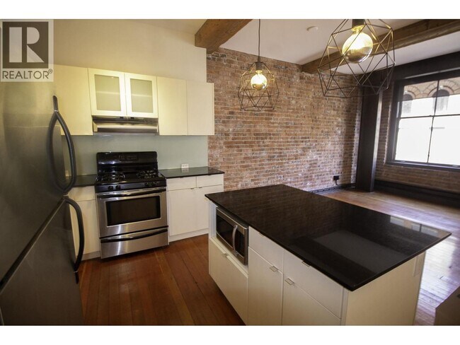 310 Water St in Vancouver, BC - Building Photo - Building Photo