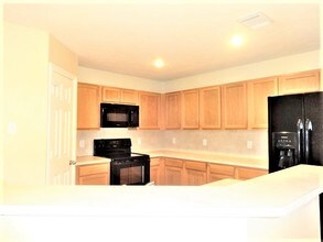 2207 Shady Pine Dr in Conroe, TX - Building Photo - Building Photo