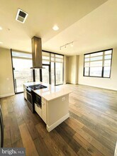 2000 Clarendon Blvd-Unit -1302 in Arlington, VA - Building Photo - Building Photo