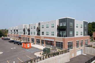 MAMMOTH SPRINGS AT THE CORNERS in Sussex, WI - Building Photo - Building Photo