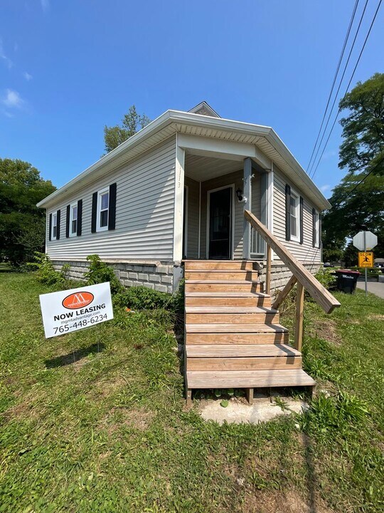 1113 W North Washington St in Delphi, IN - Building Photo