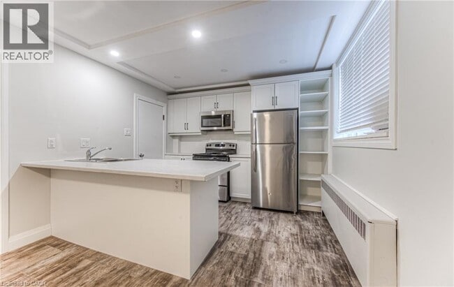 property at 5 Heiman St