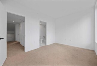 136 Burrows St in Pittsburgh, PA - Building Photo - Building Photo