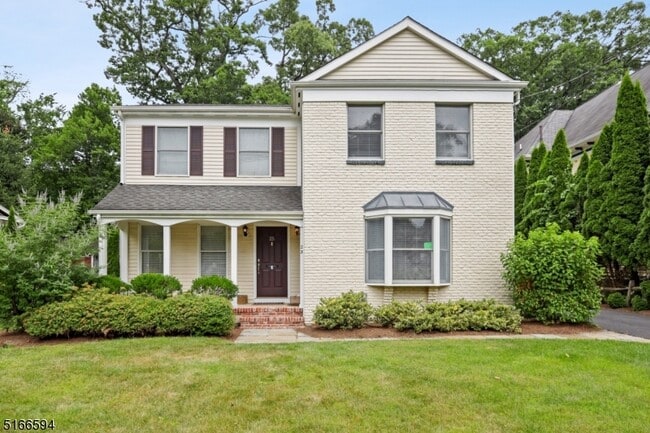 property at 23 Ruthven Pl